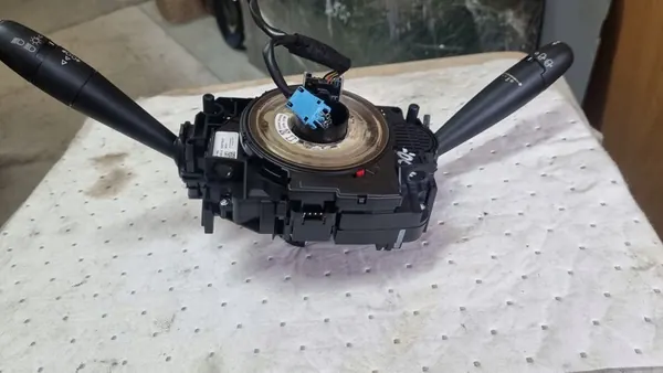 Gecombineerde schakelaar CITROEN C4 II B7 96759258XT image 7