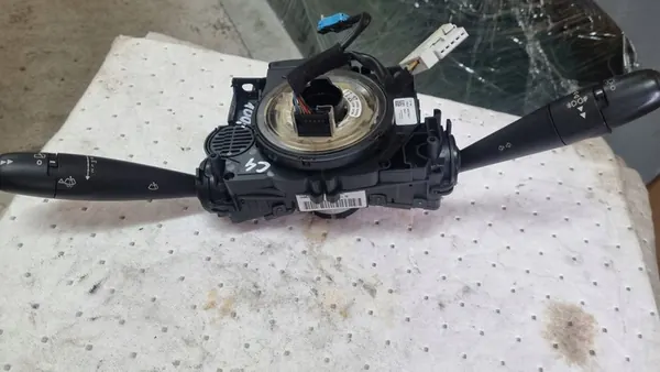 Gecombineerde schakelaar CITROEN C4 II B7 96759258XT image 8