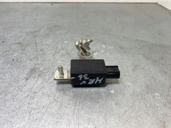 Honda HR-V Pyrotechnische klem OEM FBZ17148 image 2