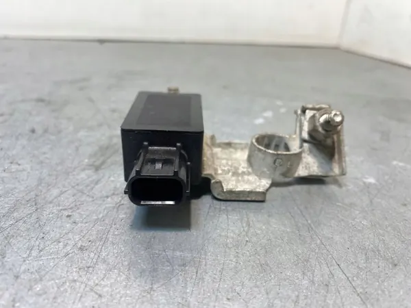 Honda HR-V Pyrotechnische klem OEM FBZ17148 image 3