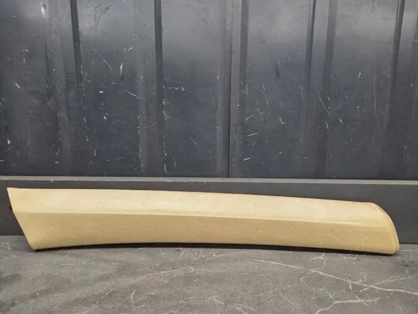 OEM Oslona slupka lewa Mercedes w123 - Cache pilier gauche image 2