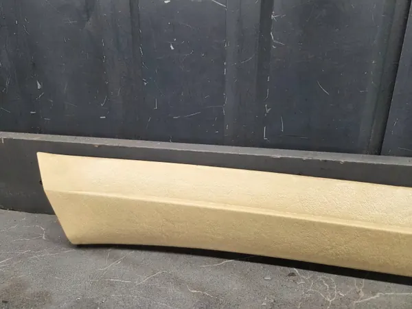 OEM Oslona slupka lewa Mercedes w123 - Cache pilier gauche image 4