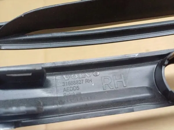 Volvo OE 31688827 Jäähdyttimenritilä - Käytetty image 4