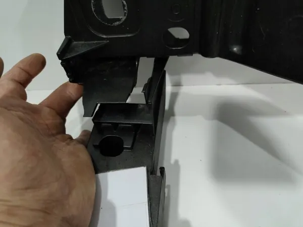 Tensor de correia dianteiro F16B-8B041-A para Ford Focus MK3 image 6