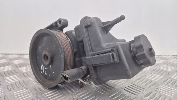Pompe de direction A0064661501 Mercedes-Benz image 2