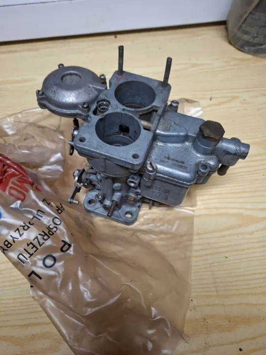 Carburador usado OEM 12212121234 para FSO Fiat 125p image 2