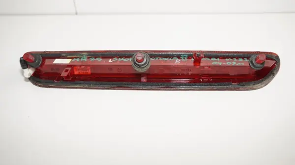 Feu Stop Arrière OEM 360187701 pour Skoda Octavia II image 7