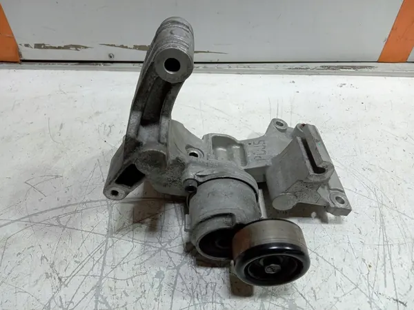 HYUNDAI i30N Spännare Fäste OE PDJS image 2