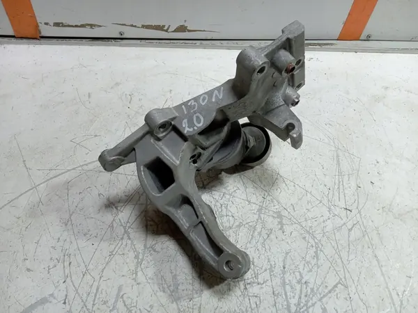 HYUNDAI i30N Spännare Fäste OE PDJS image 4