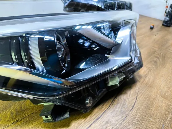 TOYOTA CHR CH-R Faro Delantero Derecho 81130-F4030-00 image 5