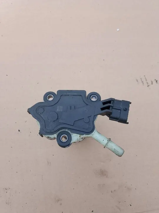 Jeep AdBlue-pomp OEM F01C250141 voor Grand Cherokee WK2 image 2