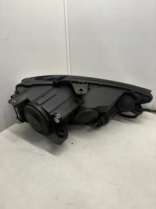 Audi A3 8V3 etuvalo vasen OEM 8V0941003 image 3