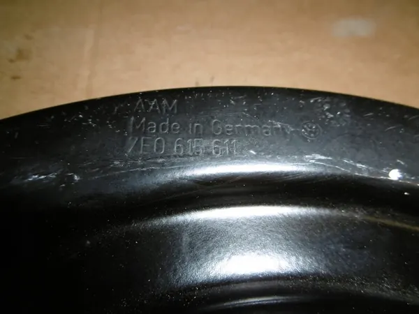 T5 Transporter Achter Linkse Ankerplaat Nieuw OEM 7E0615611 image 3