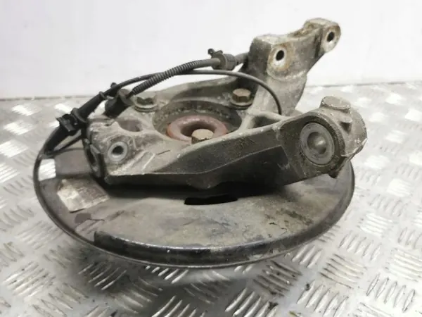 Moyeu de roue avant OEM 13324459 - Opel Astra J 2011 image 4