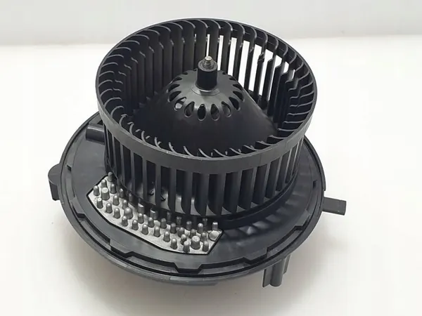 VW Touran III 2019 Ventilador de aquecimento 3Q1819021C image 3