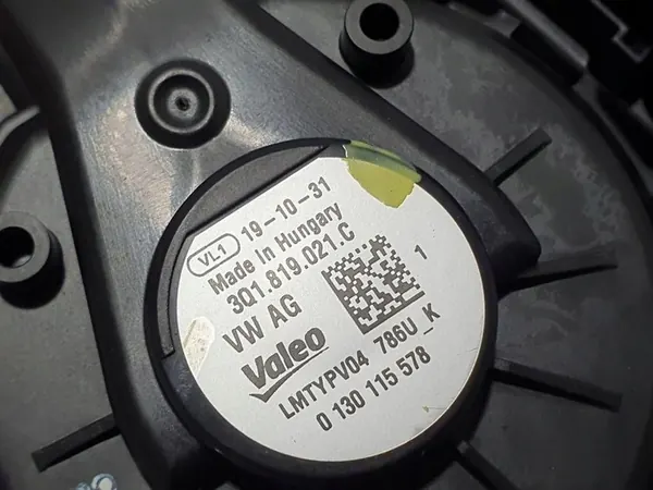 VW Touran III 2019 Ventilador de aquecimento 3Q1819021C image 6