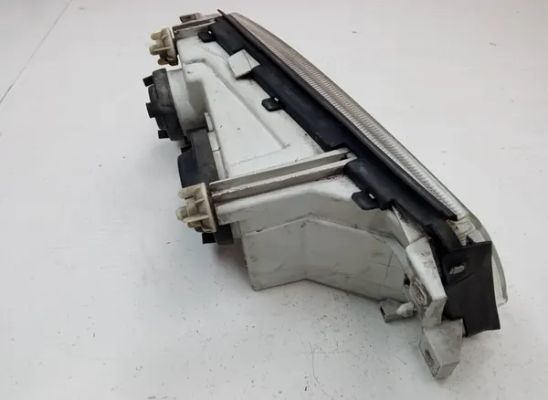 Vasen Etuvalo Skoda Octavia image 2