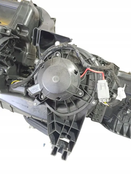 Heizungskern Ford Mustang VI 2019 OEM FR3B19B555 image 8