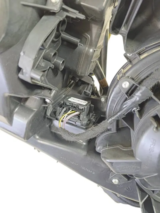 Heizungskern Ford Mustang VI 2019 OEM FR3B19B555 image 9