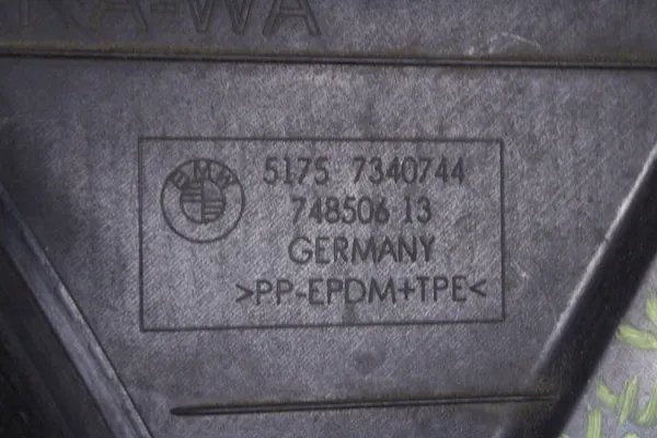 BMW 5 G30 G31 Right Front Wheel Arch Cover 7340744 image 3