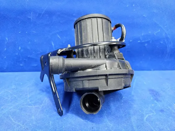 Pompe à air secondaire Audi A6 C7 50 TFSI OEM 079959231A image 7