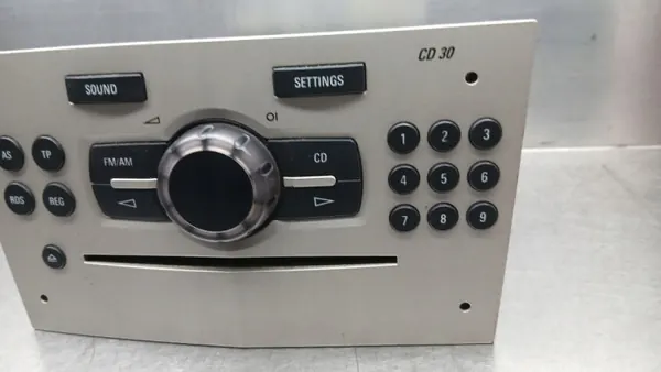 Radio OEM 13289917 para Opel Corsa D 2006-2011 image 3