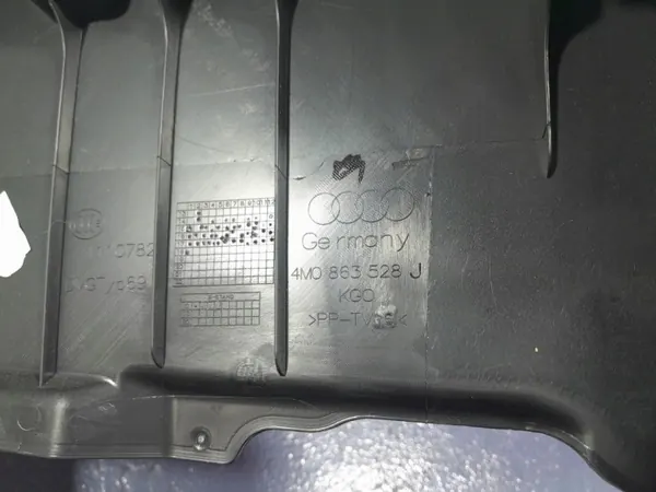 Audi Q7 II rechte Kofferraumabdeckung OEM 4M0863528J image 7