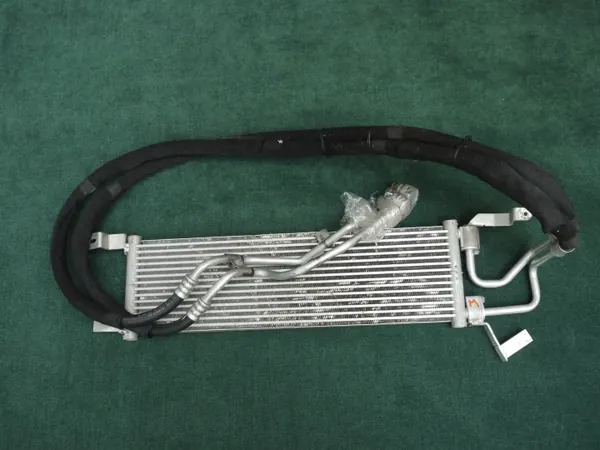 Junta do arrefecedor de óleo OEM J87356TR4 Maserati Ghibli image 2