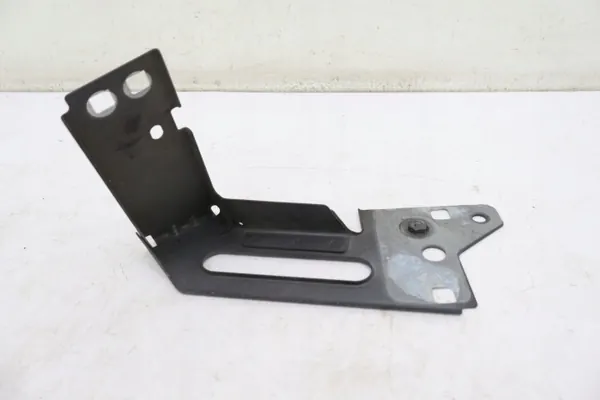 Maserati Grecale rechter Kotflügelhalter OEM 1274738634 image 3
