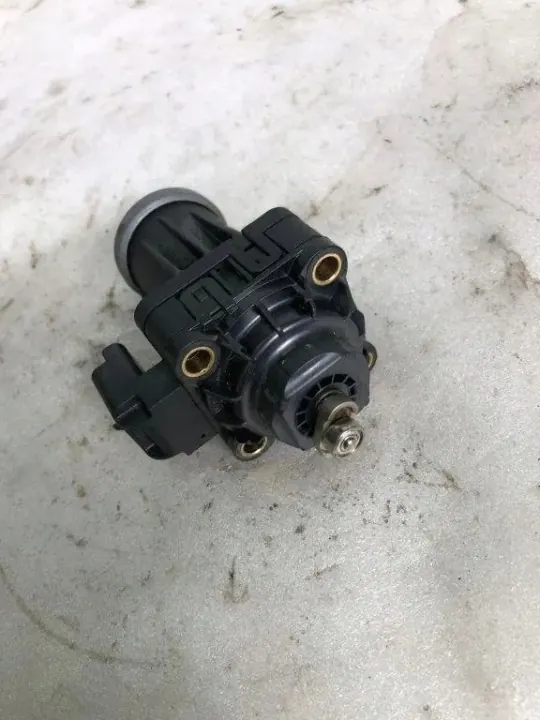 Soupape de ralenti OEM 321320871314 pour Ford Focus image 3