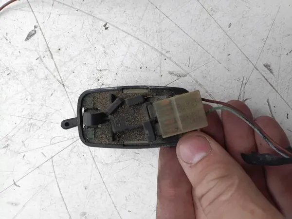 Moottorikannen valo OEM 4A0947319 Audi 80 B4:lle image 3