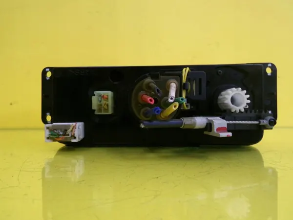 Panel de control de clima Daewoo Nubira I DRC13706 image 3