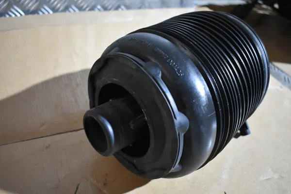 Luftfjädring bak höger OEM 95B616002H Porsche Macan image 3
