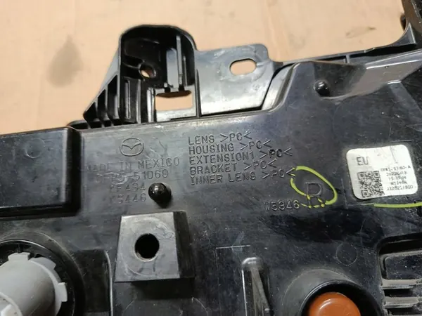 Mazda CX-30 Faro DRL Halógeno Derecho Frontal LED OEM DFR551060A TET image 3