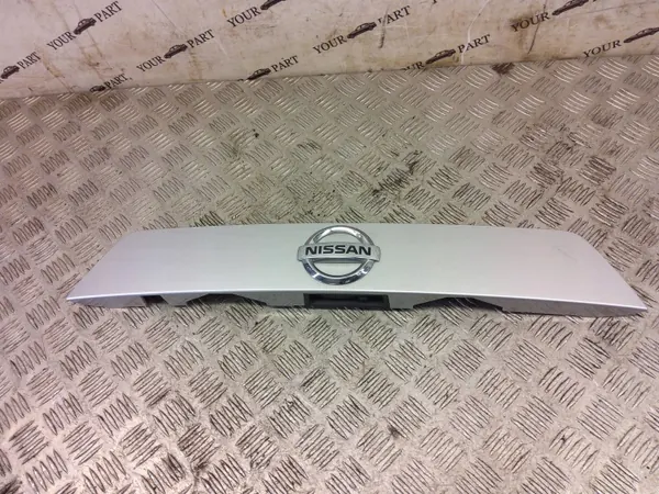 Nissan Micra K14 2020 OEM 6383U100 Luz de Matrícula image 2