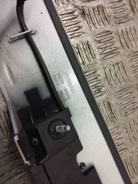 Nissan Micra K14 2020 OEM 6383U100 Luz de Matrícula image 8