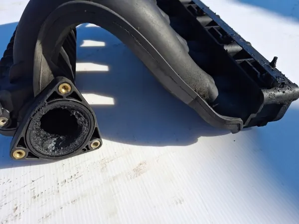 Colector de admisión Mercedes OEM A61209037 2.7 CDI image 3