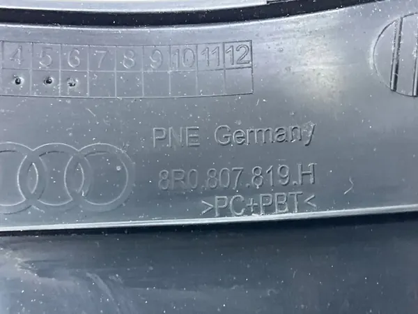 Tapa de Parachoques Audi Q5 8R Trasera Usada 8R0807819H image 2