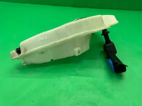 Réservoir de liquide de lave-glace + pompes Audi A6 C6 04-11 image 6