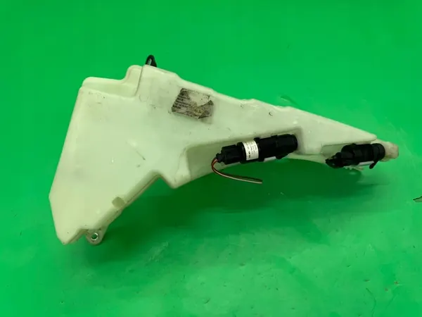 Réservoir de liquide de lave-glace + pompes Audi A6 C6 04-11 image 7