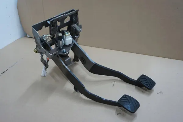 Pédales Embrayage & Frein Suzuki Grand Vitara II OEM image 4