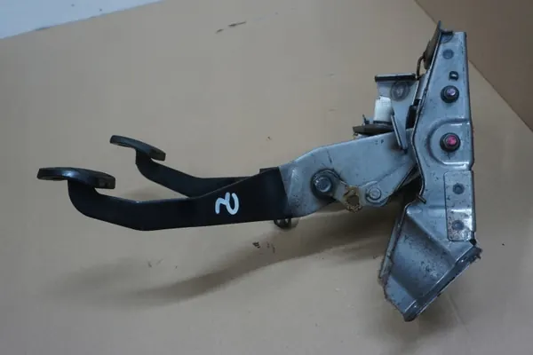 Pédales Embrayage & Frein Suzuki Grand Vitara II OEM image 6
