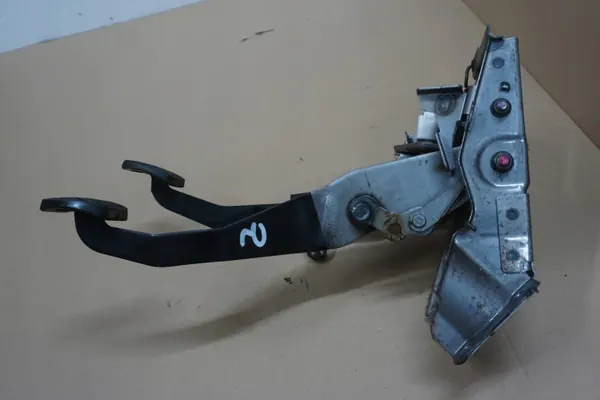 Pédales Embrayage & Frein Suzuki Grand Vitara II OEM image 7