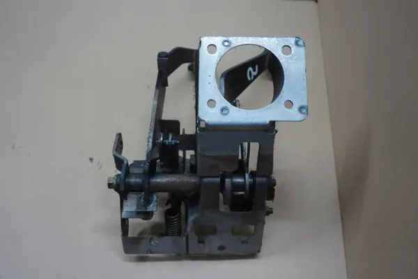 Pédales Embrayage & Frein Suzuki Grand Vitara II OEM image 8