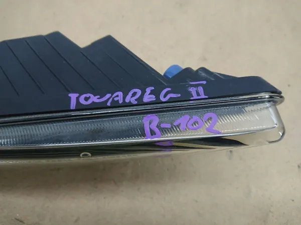 Volkswagen Touareg II 2 7P halógeno direito image 7