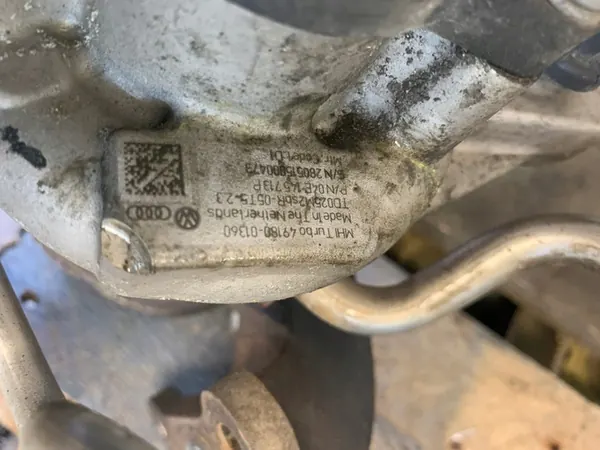 Turbo VW Seat Škoda Audi 1.4 TSI 04E145713P image 2