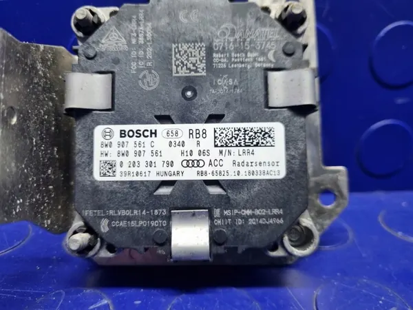 Audi Distronic ACC Sensor OEM 8W0907561C Voor Rechts image 8
