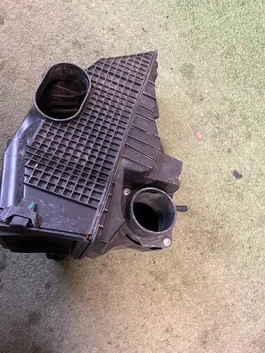 Boîtier de filtre à air Dacia Lodgy 1.5D 165001258R image 3