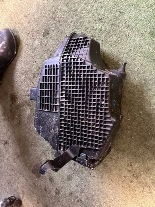 Boîtier de filtre à air Dacia Lodgy 1.5D 165001258R image 5