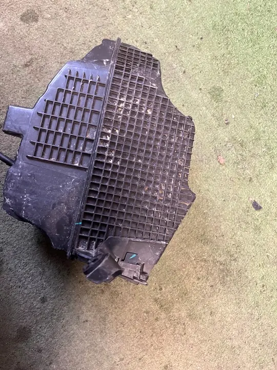 Boîtier de filtre à air Dacia Lodgy 1.5D 165001258R image 6